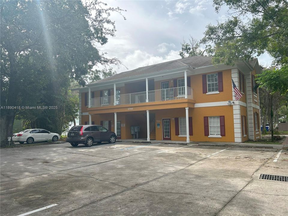 出租: $1,850 (0 贝兹, 0 浴室, 0 平方英尺)