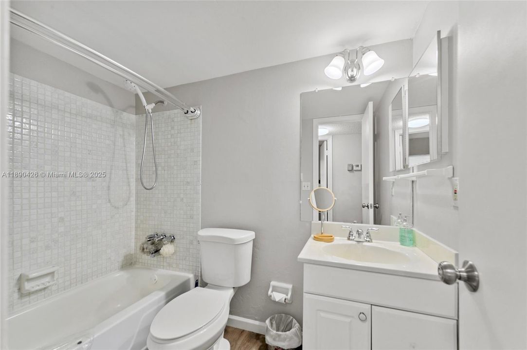 En Venta: $120,000 (2 camas, 2 baños, 907 Pies cuadrados)