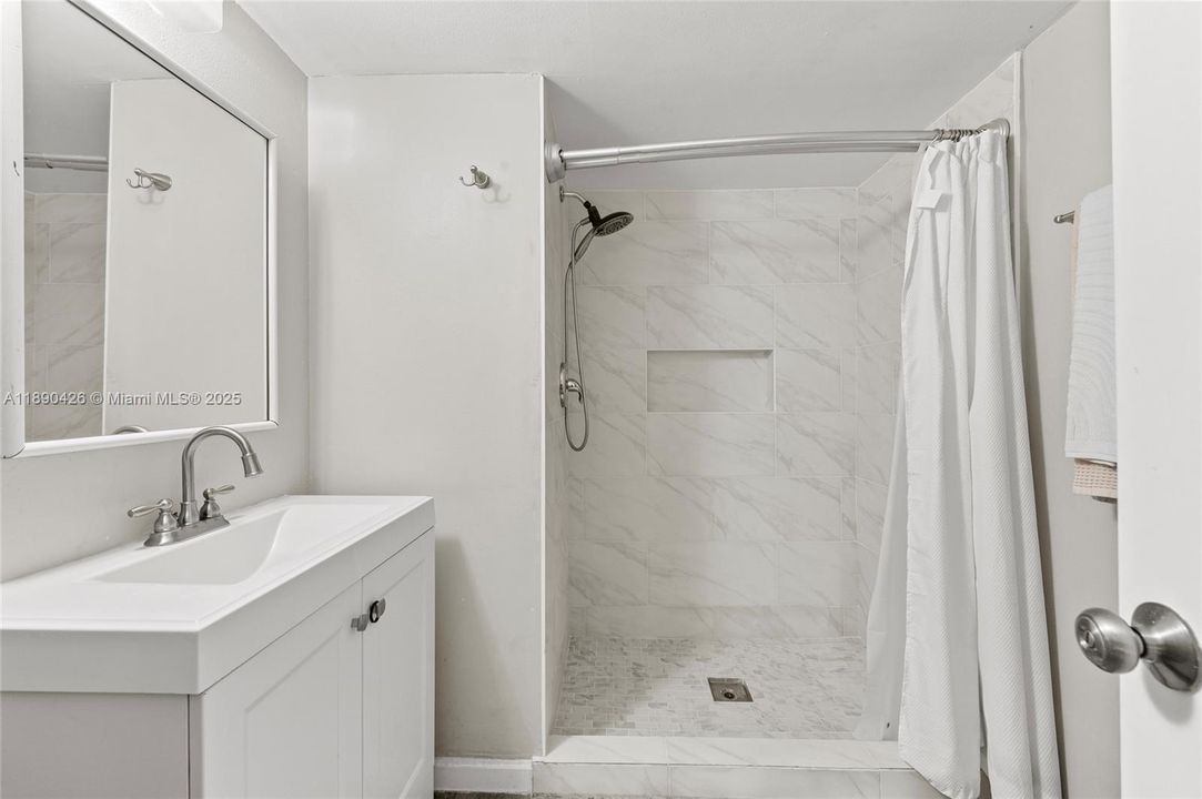 En Venta: $120,000 (2 camas, 2 baños, 907 Pies cuadrados)