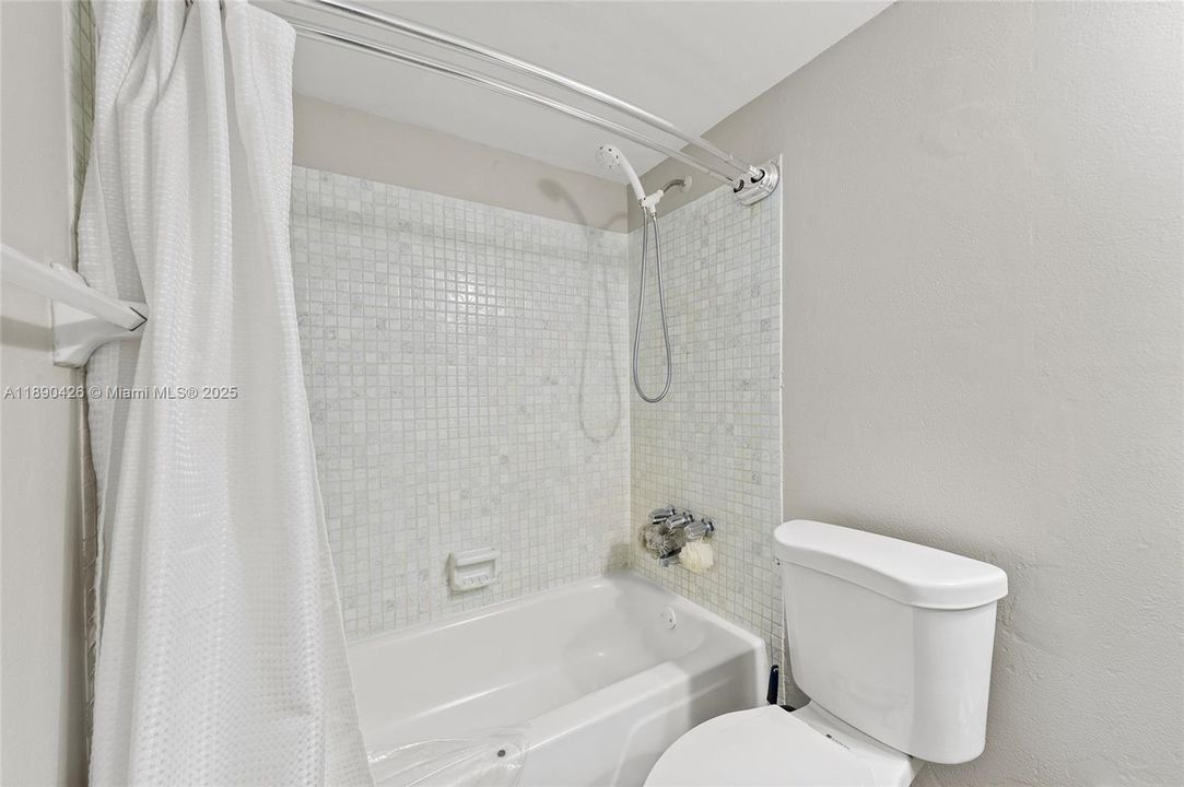 En Venta: $120,000 (2 camas, 2 baños, 907 Pies cuadrados)