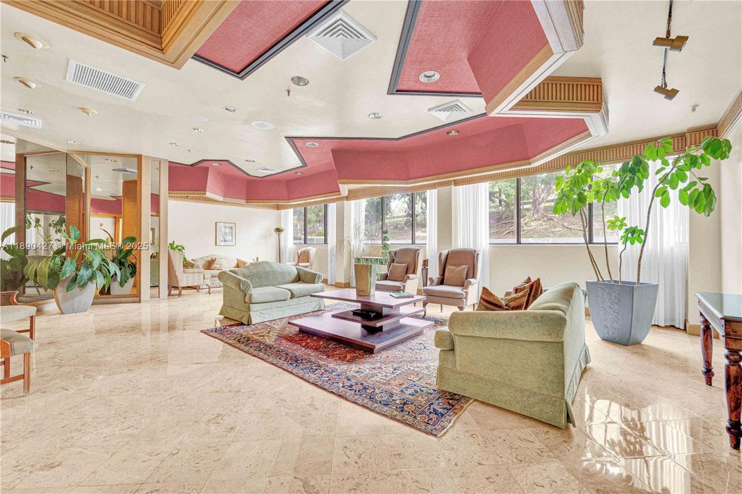 Active With Contract: $449,000 (2 beds, 2 baths, 1100 Square Feet)