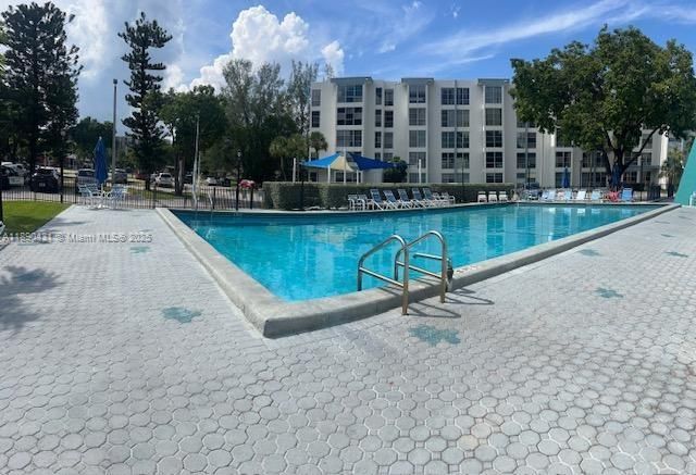 For Rent: $1,790 (1 beds, 1 baths, 544 Square Feet)