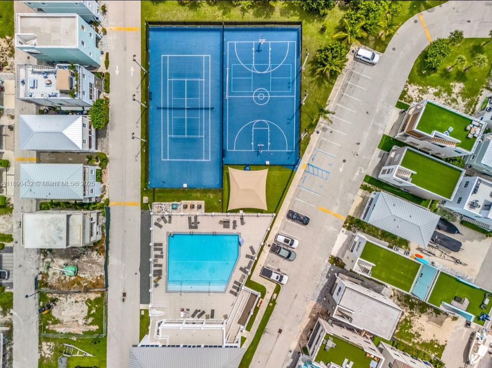 На продажу: $539,000 (0.04 acres)