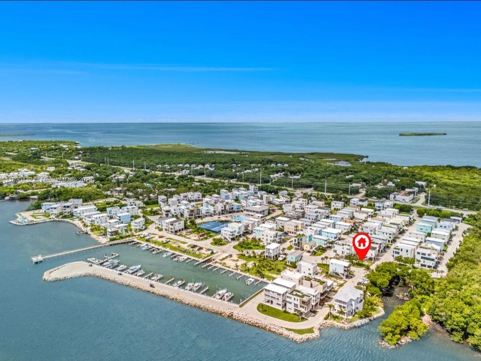 На продажу: $539,000 (0.04 acres)