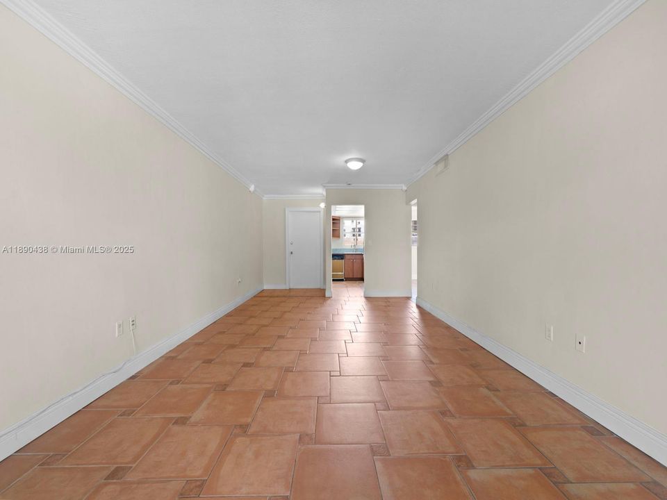 Active With Contract: $1,890 (2 beds, 1 baths, 730 Square Feet)