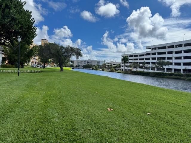 Active With Contract: $1,890 (2 beds, 1 baths, 730 Square Feet)