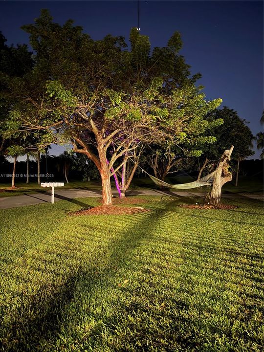 En Venta: $995,000 (4 camas, 3 baños, 2223 Pies cuadrados)