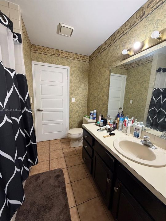 En Venta: $995,000 (4 camas, 3 baños, 2223 Pies cuadrados)