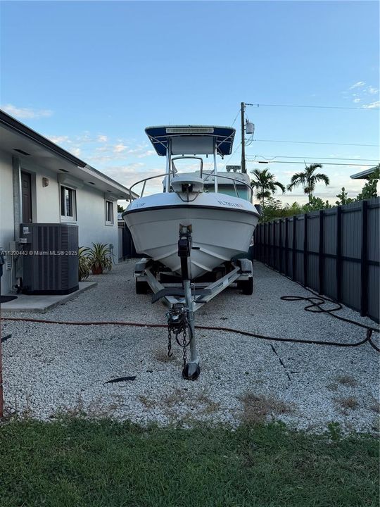 En Venta: $995,000 (4 camas, 3 baños, 2223 Pies cuadrados)