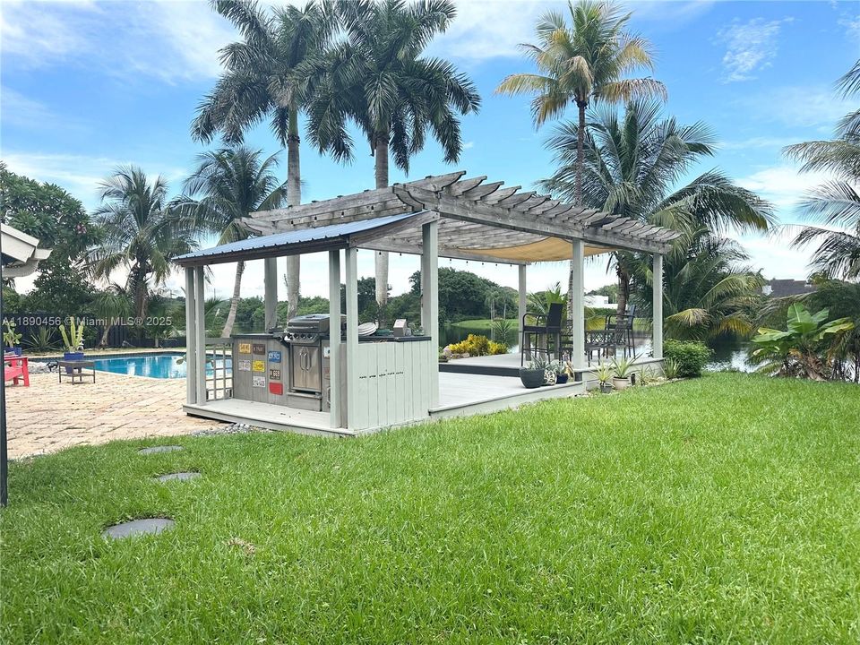 For Rent: $7,000 (4 beds, 3 baths, 2465 Square Feet)