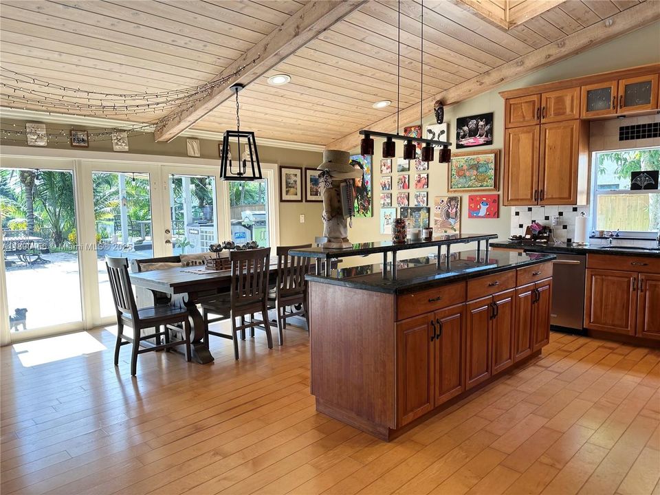 For Rent: $7,000 (4 beds, 3 baths, 2465 Square Feet)