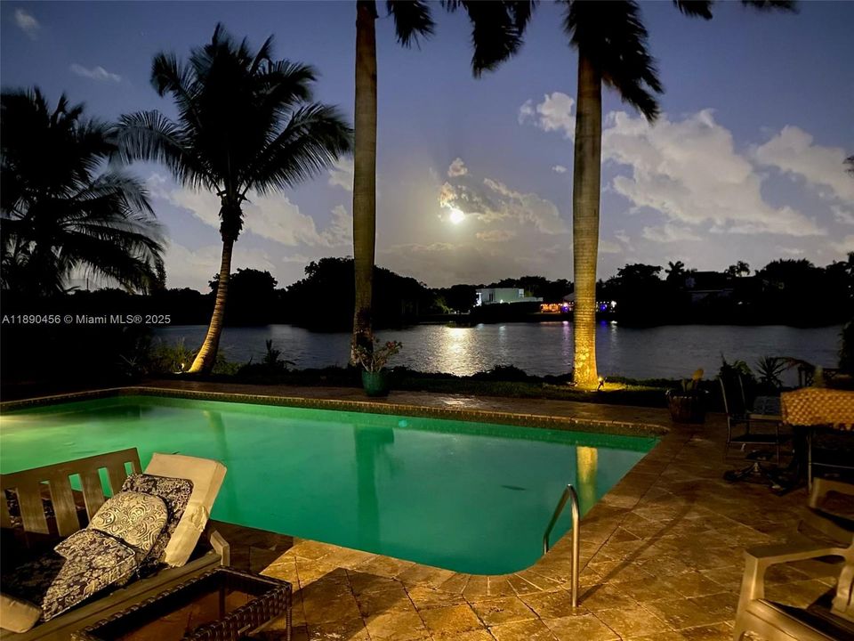 For Rent: $7,000 (4 beds, 3 baths, 2465 Square Feet)