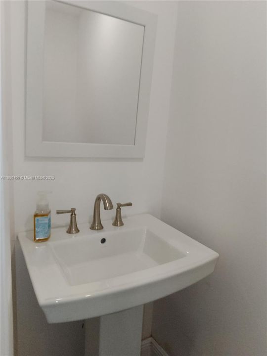 Недавно арендовано: $4,200 (3 спален, 2 ванн, 1660 Квадратных фут)