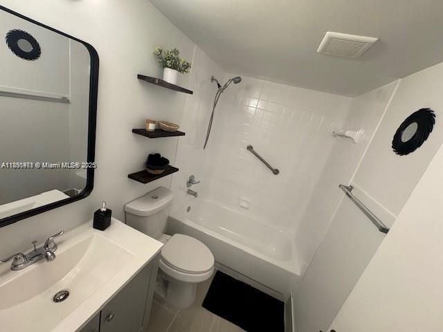 待售: $98,500 (1 贝兹, 1 浴室, 685 平方英尺)