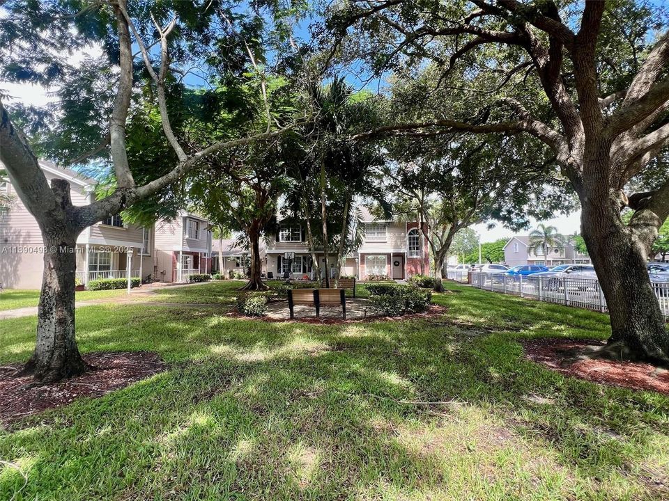 Recently Sold: $444,900 (3 beds, 2 baths, 1596 Square Feet)