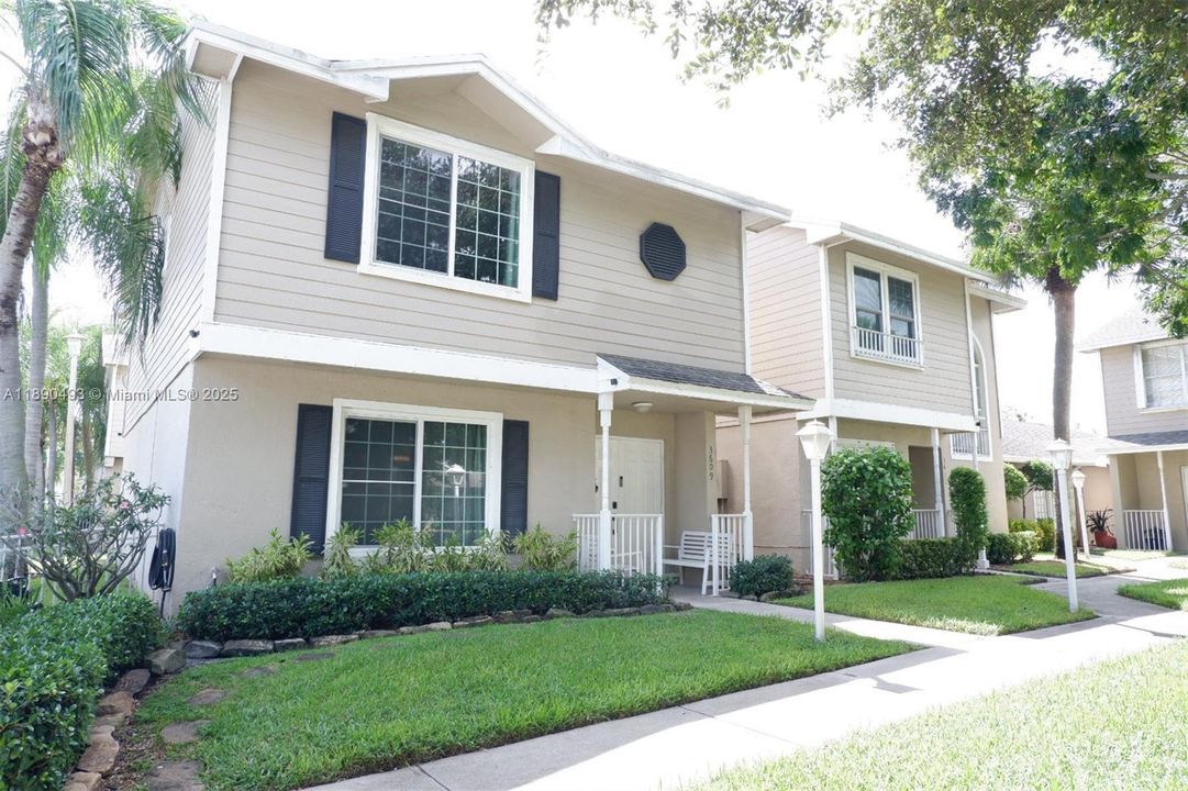 Recently Sold: $444,900 (3 beds, 2 baths, 1596 Square Feet)