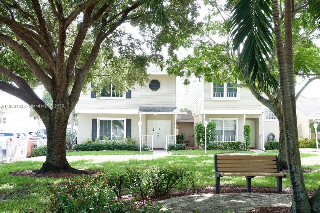 Recently Sold: $444,900 (3 beds, 2 baths, 1596 Square Feet)