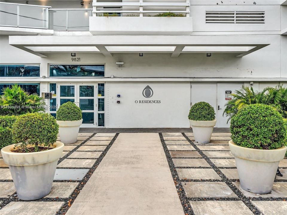 For Sale: $850,000 (2 beds, 2 baths, 1222 Square Feet)