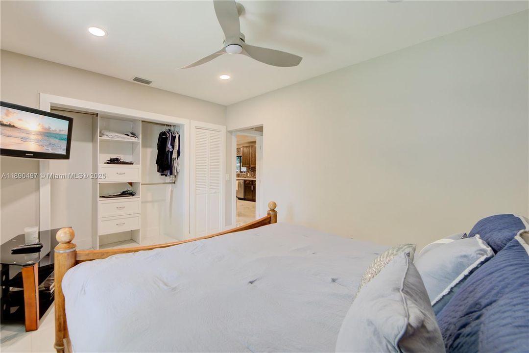 En Venta: $1,150,000 (3 camas, 3 baños, 2589 Pies cuadrados)