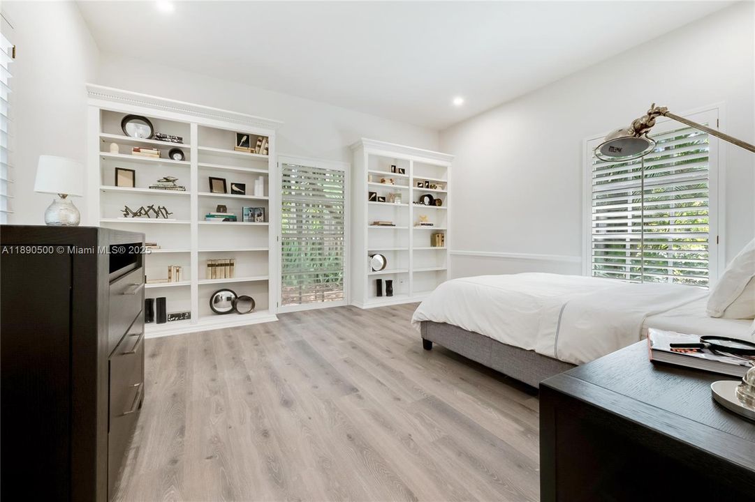 出租: $17,000 (4 贝兹, 4 浴室, 2880 平方英尺)