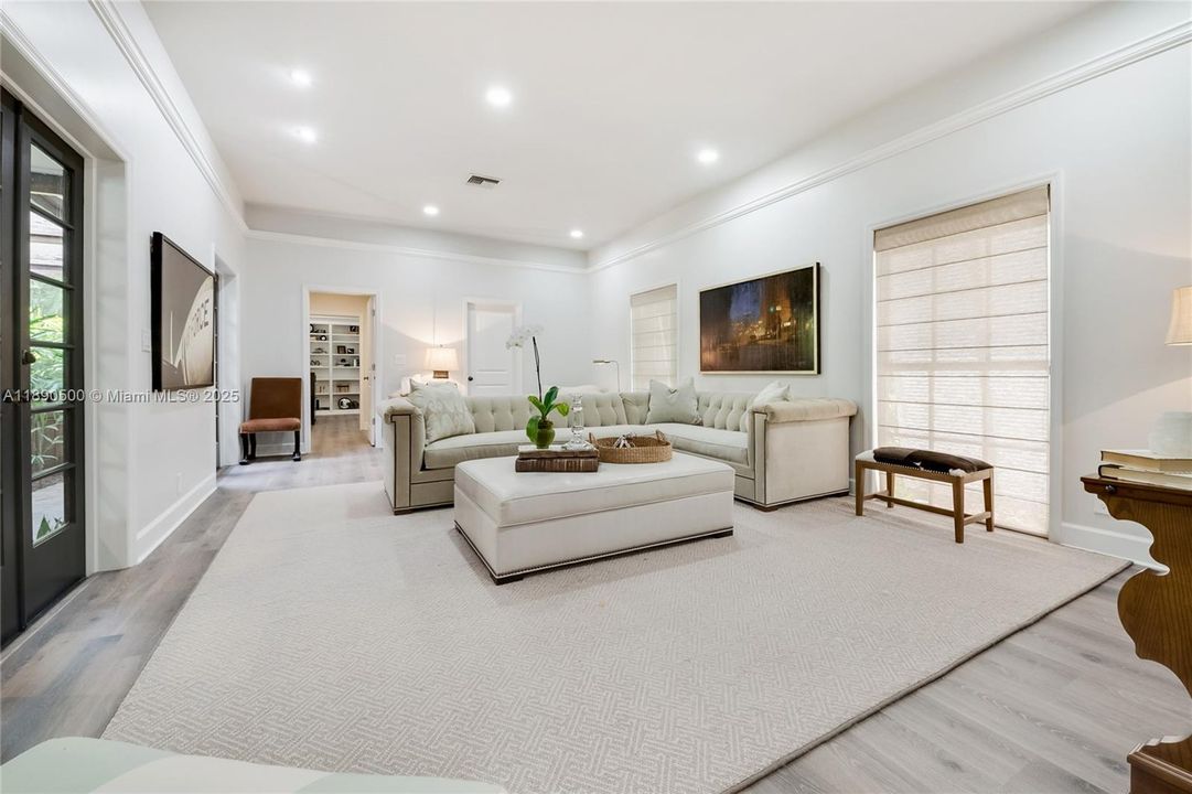 出租: $17,000 (4 贝兹, 4 浴室, 2880 平方英尺)