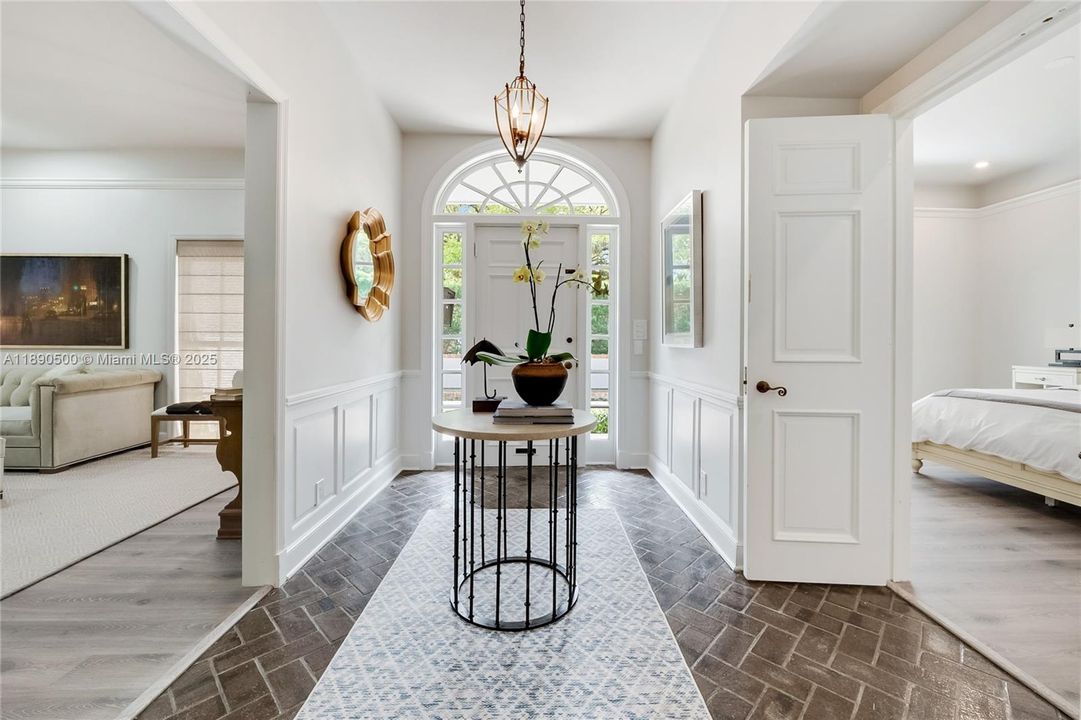 出租: $17,000 (4 贝兹, 4 浴室, 2880 平方英尺)