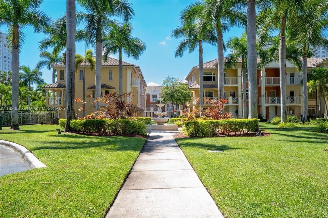 Recently Rented: $4,000 (2 beds, 2 baths, 1745 Square Feet)