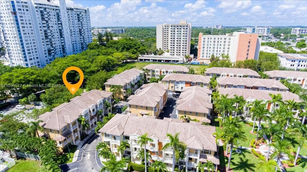 Recently Rented: $4,000 (2 beds, 2 baths, 1745 Square Feet)