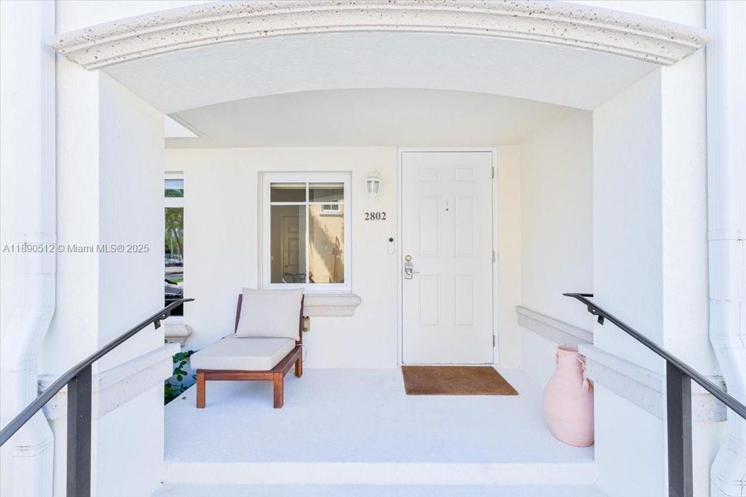 Recently Rented: $4,000 (2 beds, 2 baths, 1745 Square Feet)