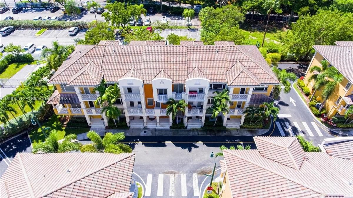 Recently Rented: $4,000 (2 beds, 2 baths, 1745 Square Feet)