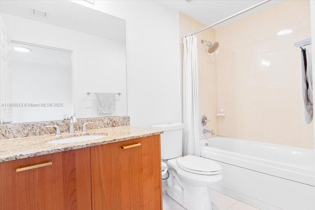 Recently Rented: $4,000 (2 beds, 2 baths, 1745 Square Feet)