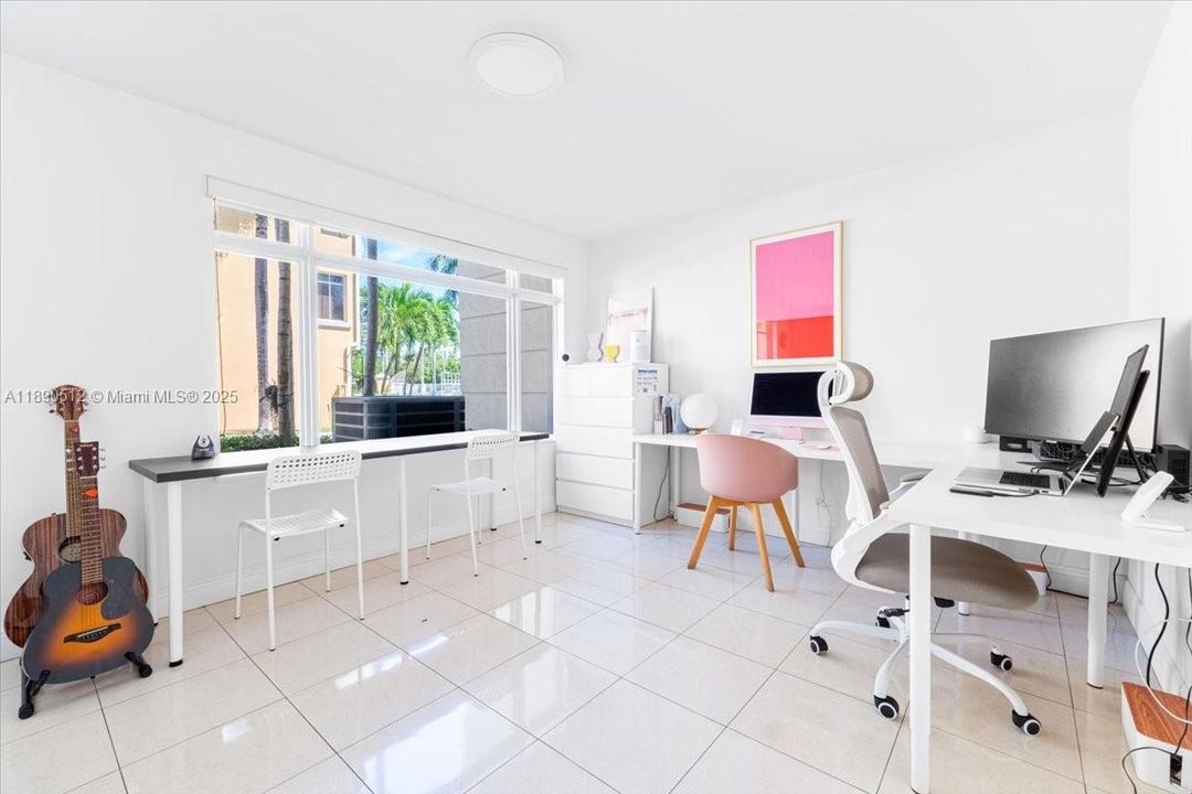 Recently Rented: $4,000 (2 beds, 2 baths, 1745 Square Feet)