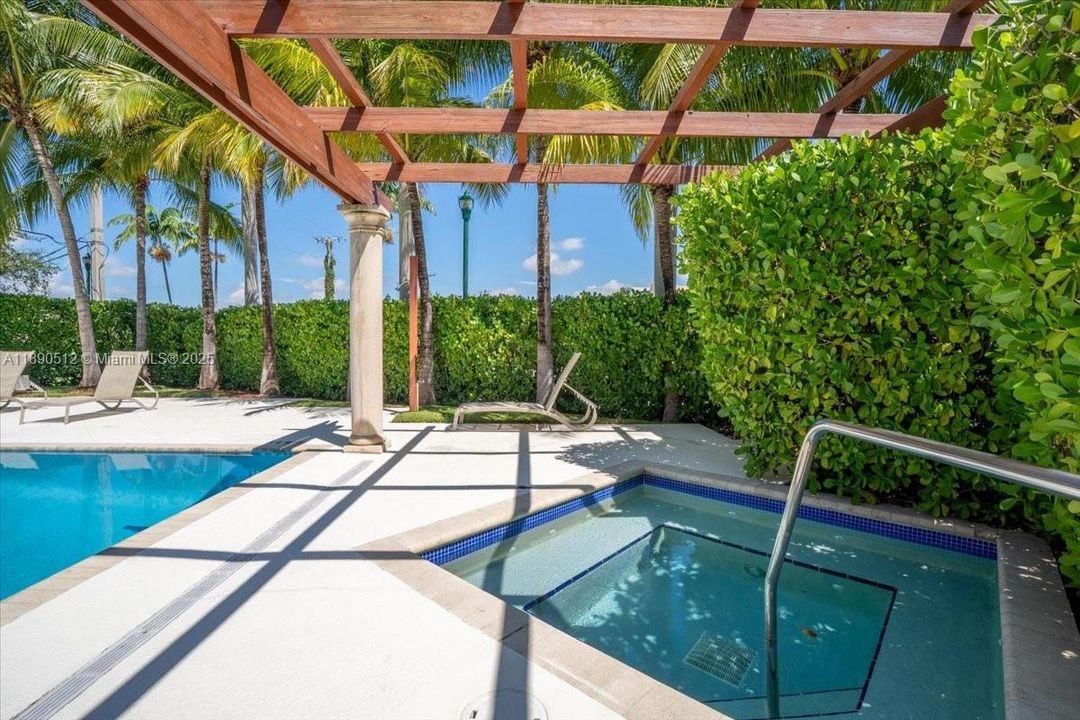 Recently Rented: $4,000 (2 beds, 2 baths, 1745 Square Feet)