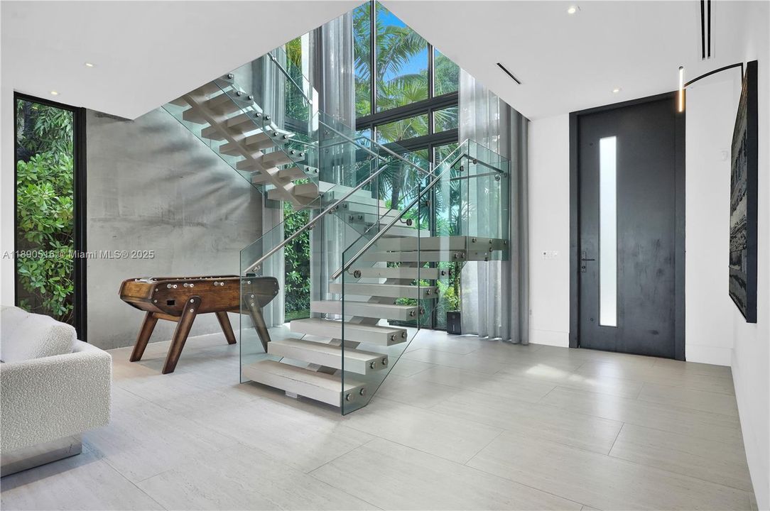 В аренду: $100,000 (5 спален, 5 ванн, 5217 Квадратных фут)