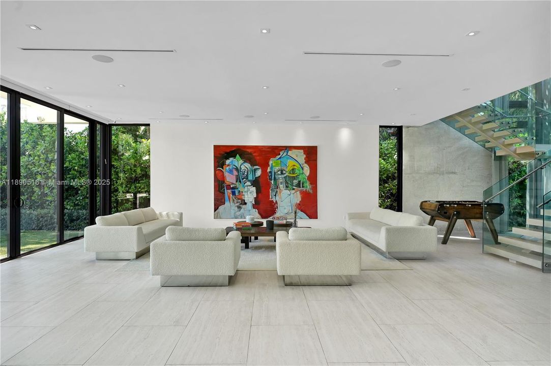 В аренду: $100,000 (5 спален, 5 ванн, 5217 Квадратных фут)