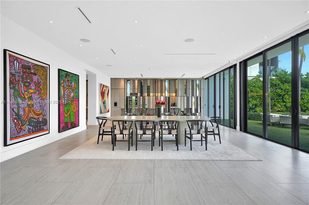 В аренду: $100,000 (5 спален, 5 ванн, 5217 Квадратных фут)