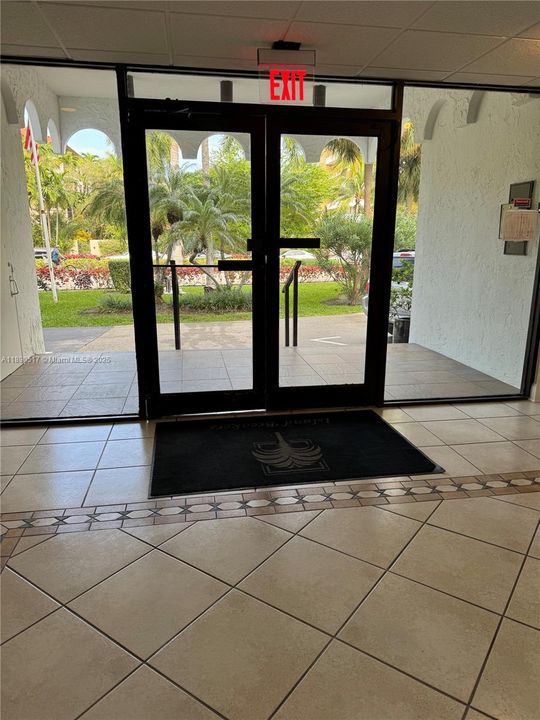 Недавно арендовано: $4,550 (2 спален, 2 ванн, 1335 Квадратных фут)