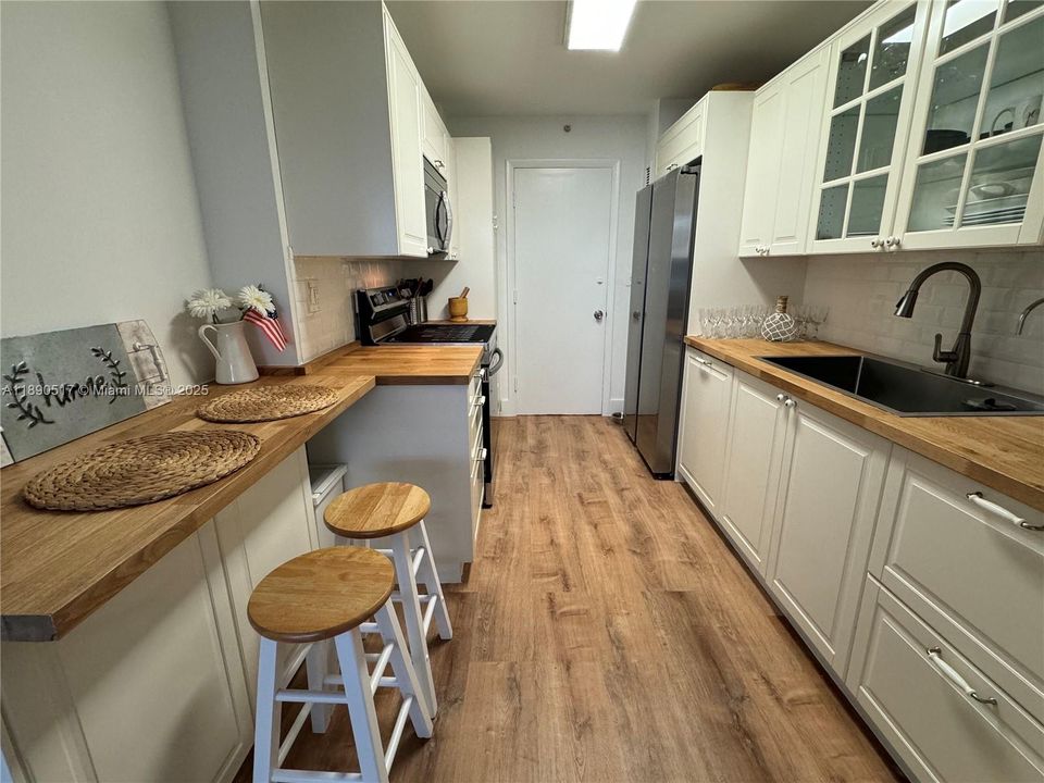 Недавно арендовано: $4,550 (2 спален, 2 ванн, 1335 Квадратных фут)