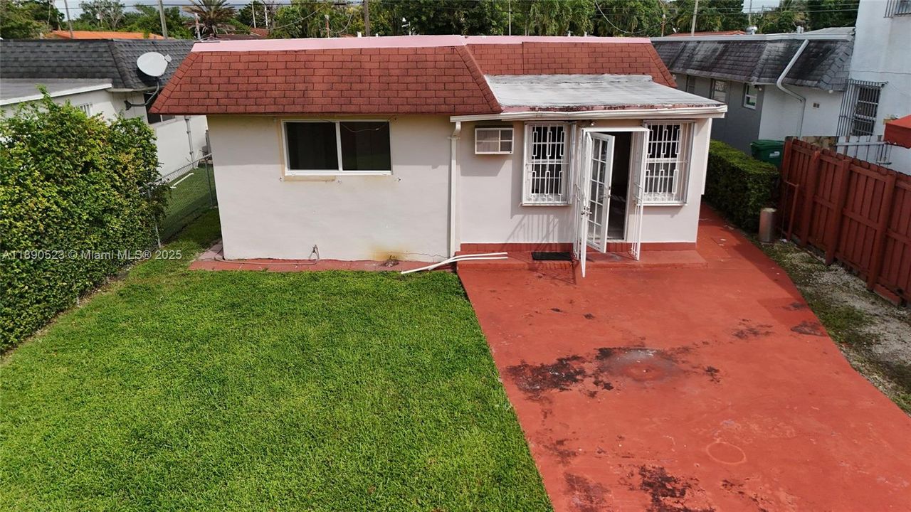 For Sale: $629,000 (4 beds, 2 baths, 1573 Square Feet)