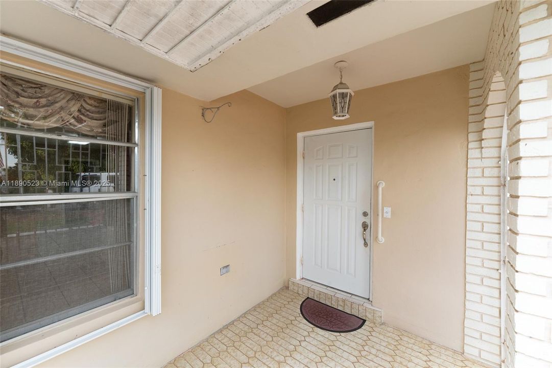 For Sale: $629,000 (4 beds, 2 baths, 1573 Square Feet)