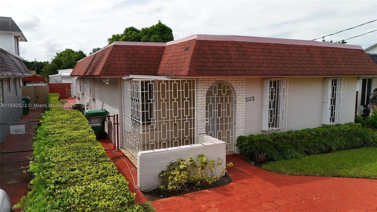 For Sale: $629,000 (4 beds, 2 baths, 1573 Square Feet)