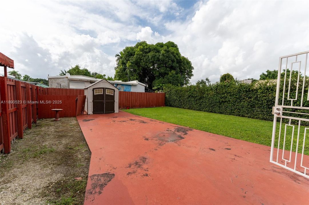 For Sale: $629,000 (4 beds, 2 baths, 1573 Square Feet)