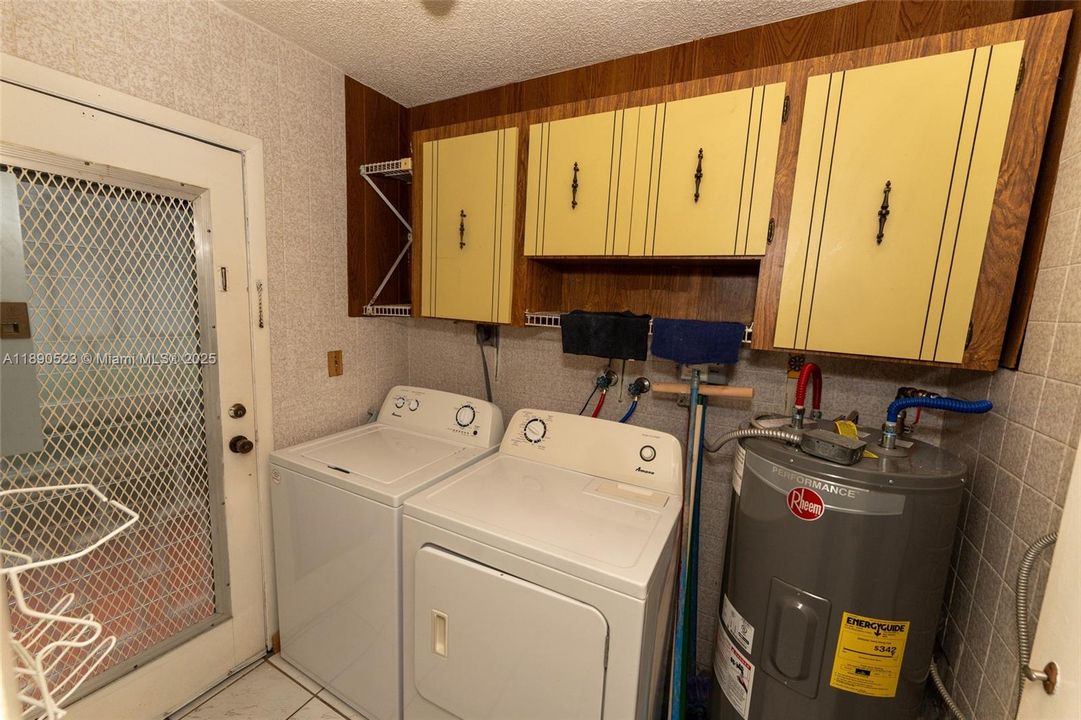 For Sale: $629,000 (4 beds, 2 baths, 1573 Square Feet)