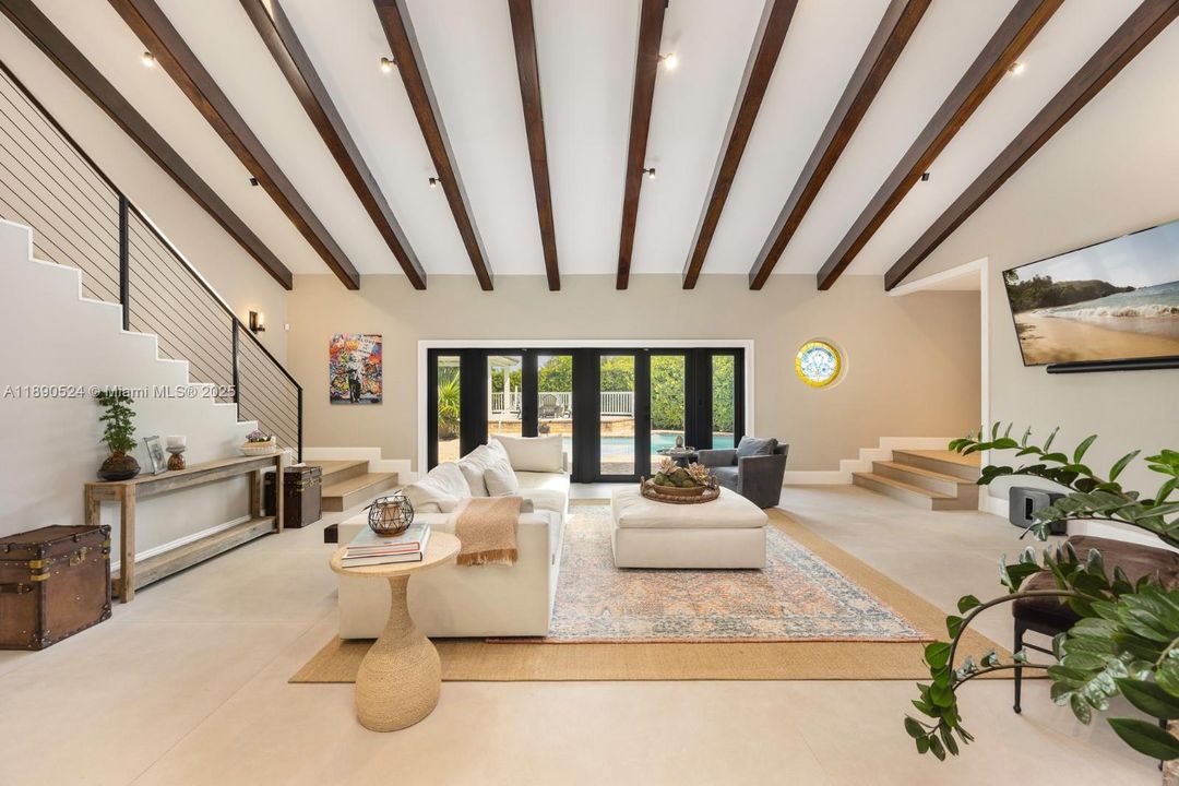 En Venta: $2,950,000 (5 camas, 4 baños, 4633 Pies cuadrados)