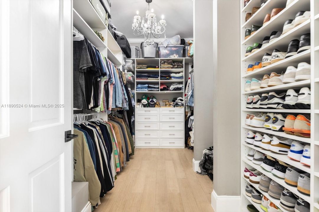 En Venta: $2,950,000 (5 camas, 4 baños, 4633 Pies cuadrados)