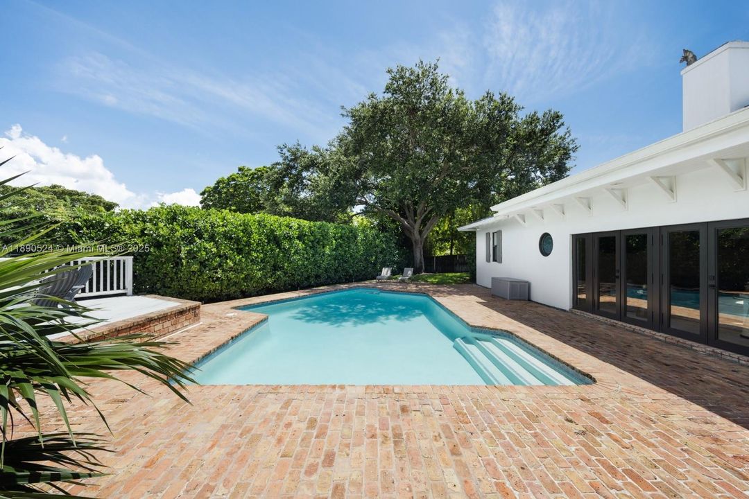 En Venta: $2,950,000 (5 camas, 4 baños, 4633 Pies cuadrados)