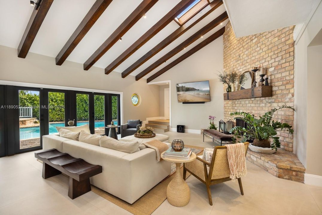 En Venta: $2,950,000 (5 camas, 4 baños, 4633 Pies cuadrados)