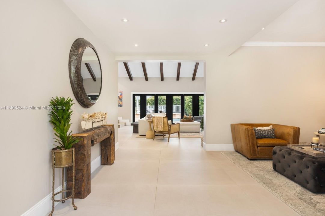 En Venta: $2,950,000 (5 camas, 4 baños, 4633 Pies cuadrados)