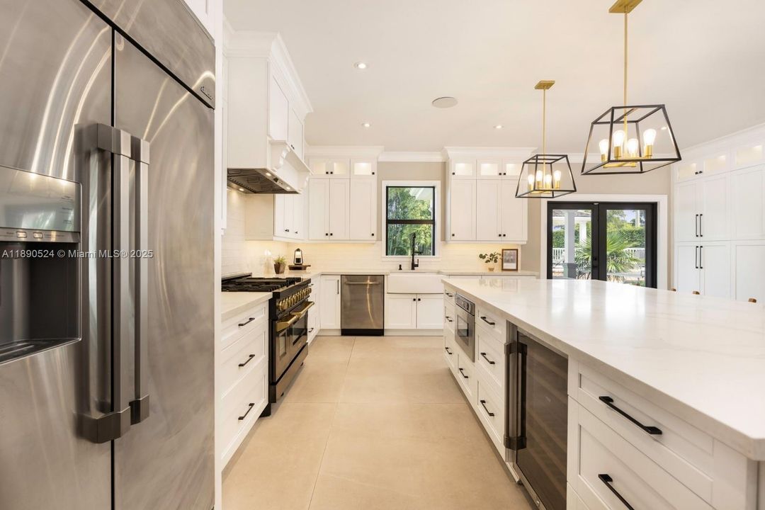 En Venta: $2,950,000 (5 camas, 4 baños, 4633 Pies cuadrados)