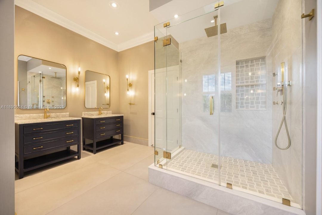 En Venta: $2,950,000 (5 camas, 4 baños, 4633 Pies cuadrados)